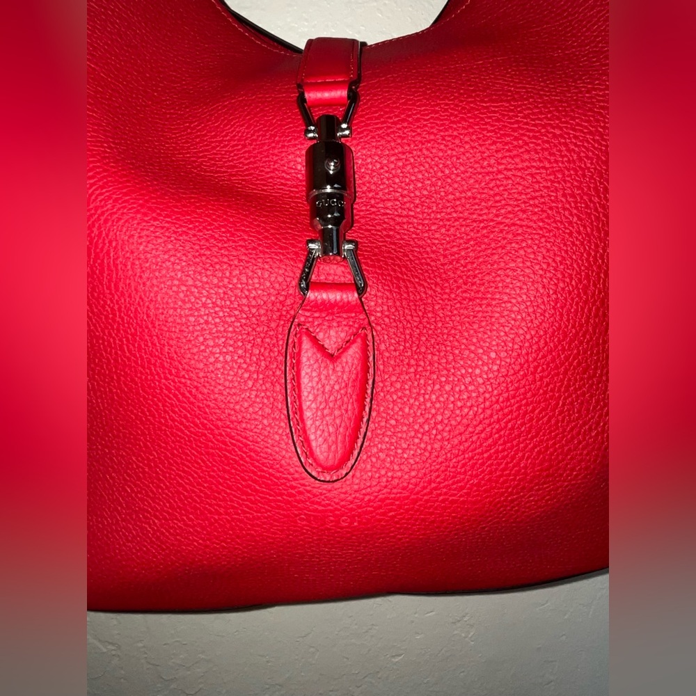 Gucci Jackie Red Shoulder Bag with pouch. - Picture 3 of 15